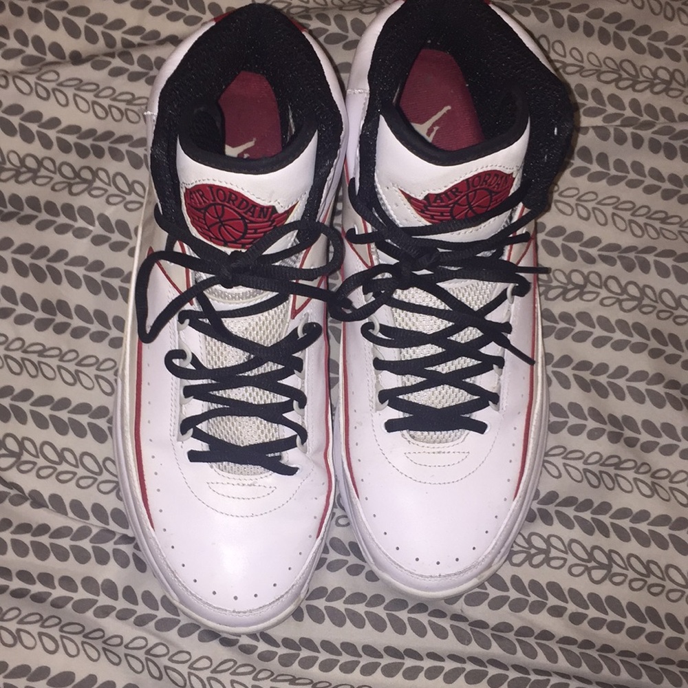 Air Jordan 2s